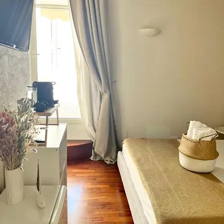 Apulia Journey - Manzoni 11 4* בארי